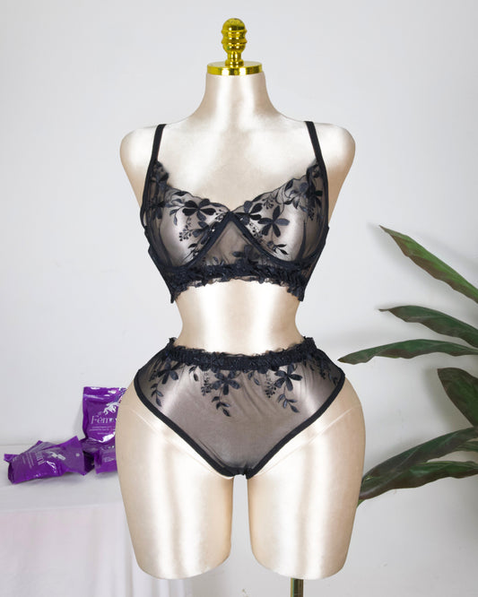 Floral Embroidered Lingerie Set - Black