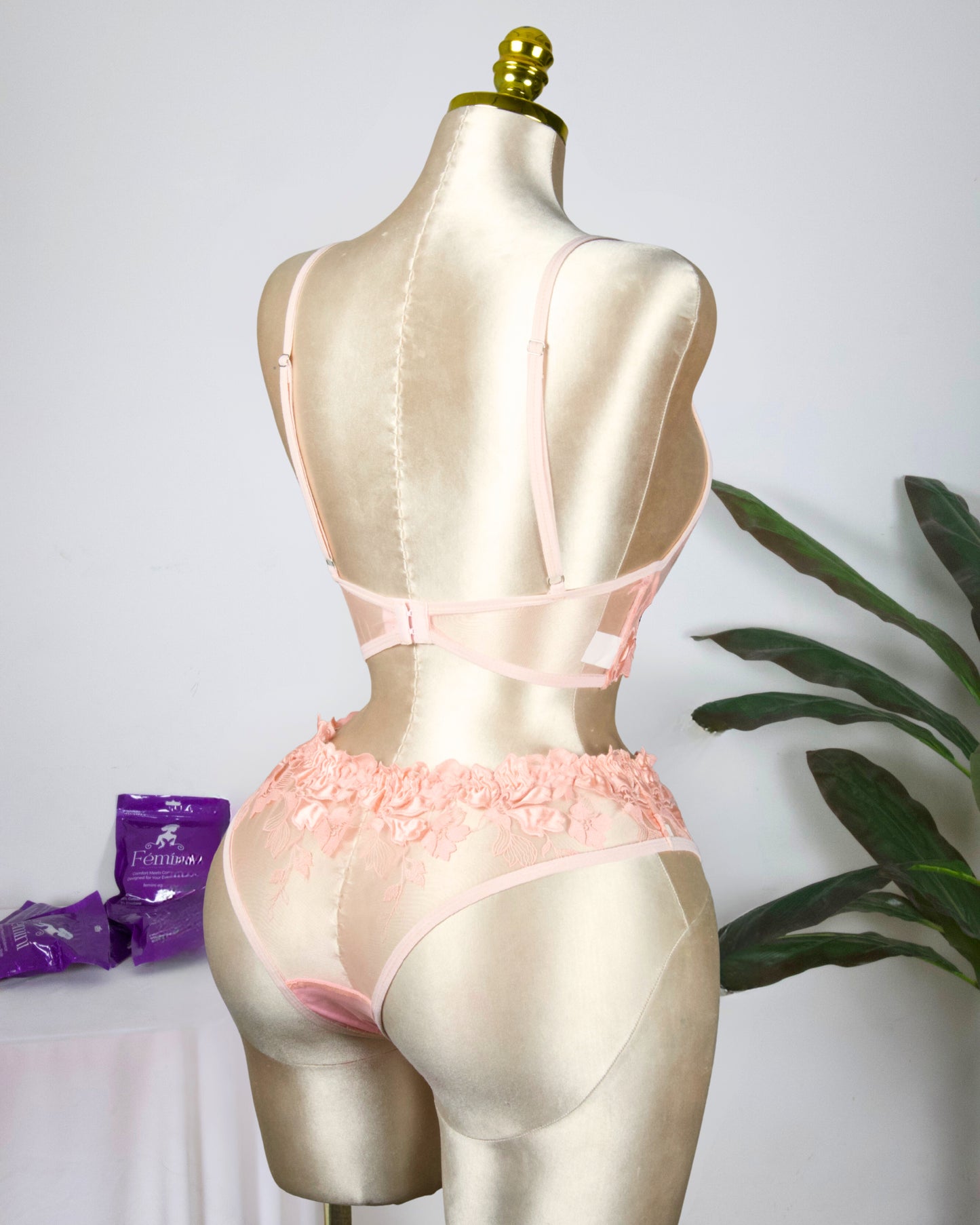 Floral Embroidered Lingerie Set - Simon