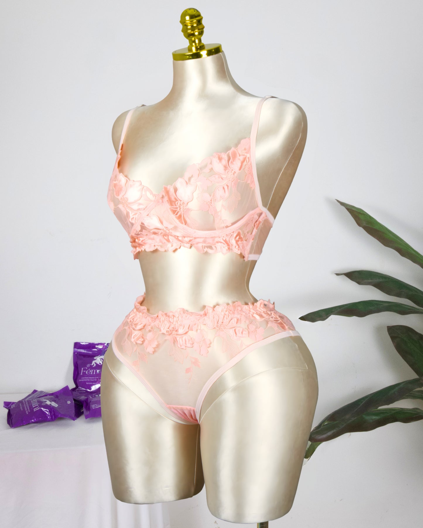 Floral Embroidered Lingerie Set - Simon